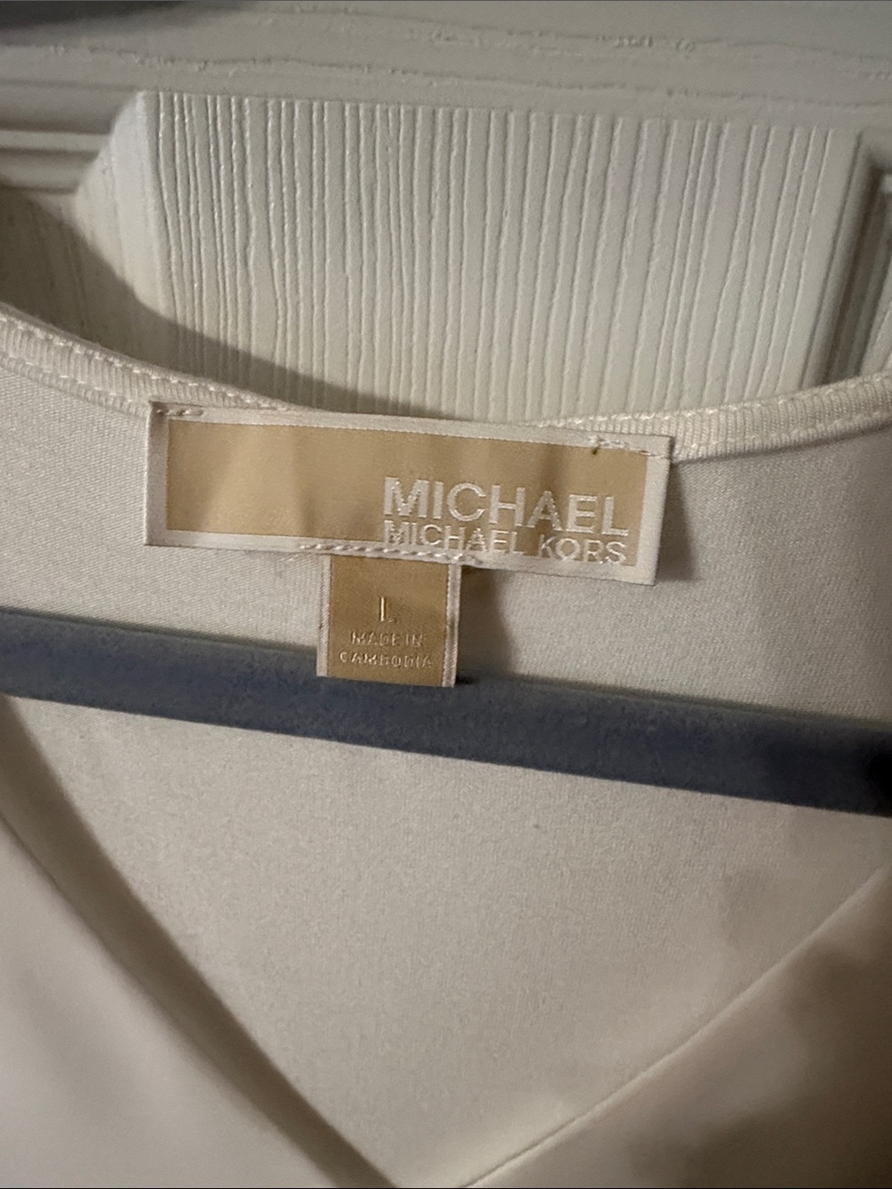 Michael Kors White Sleeveless V-Neck Top - Picture 2 of 4